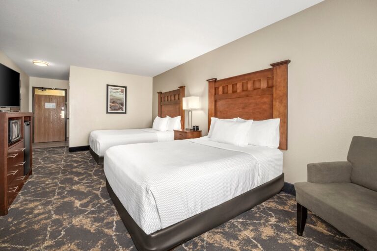 Super 8 by Wyndham Central Point – Medford