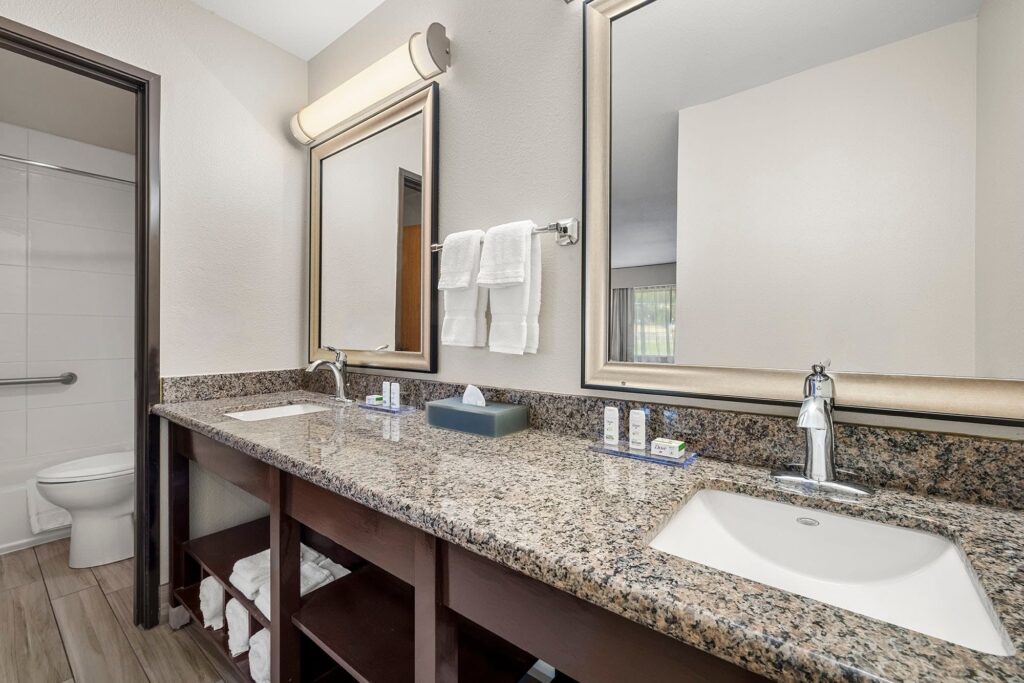 Super 8 by Wyndham Central Point – Medford