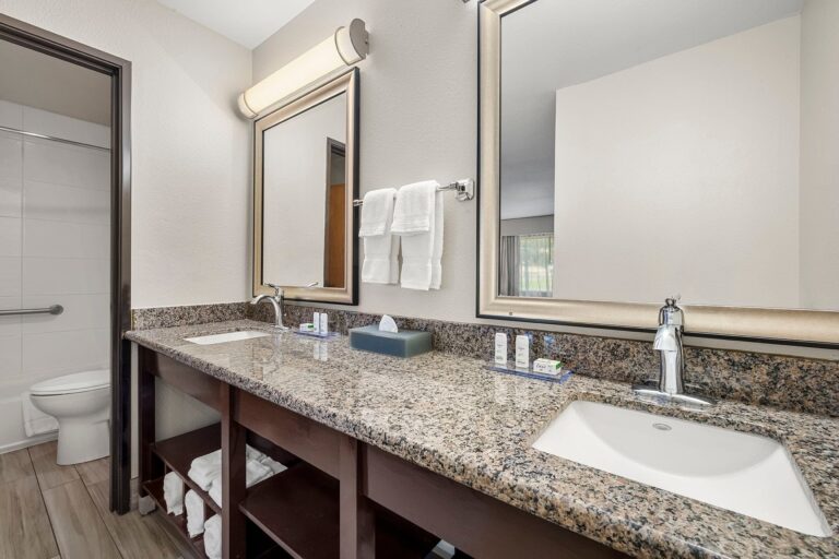Super 8 by Wyndham Central Point – Medford