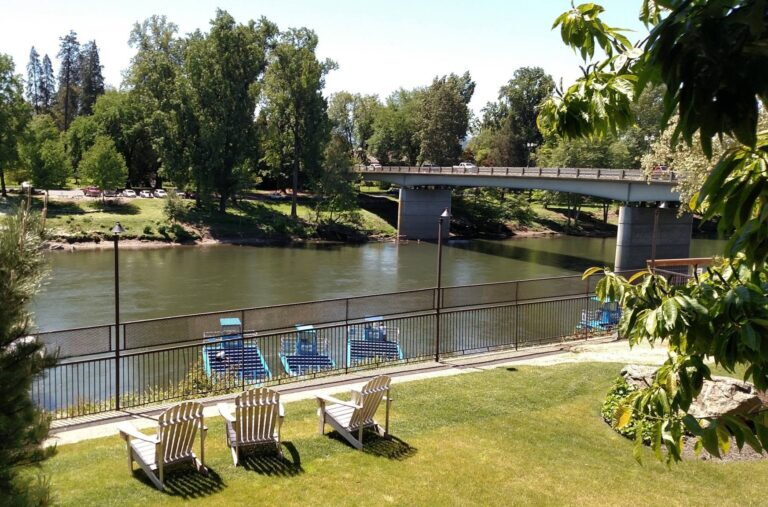 The Lodge at Riverside